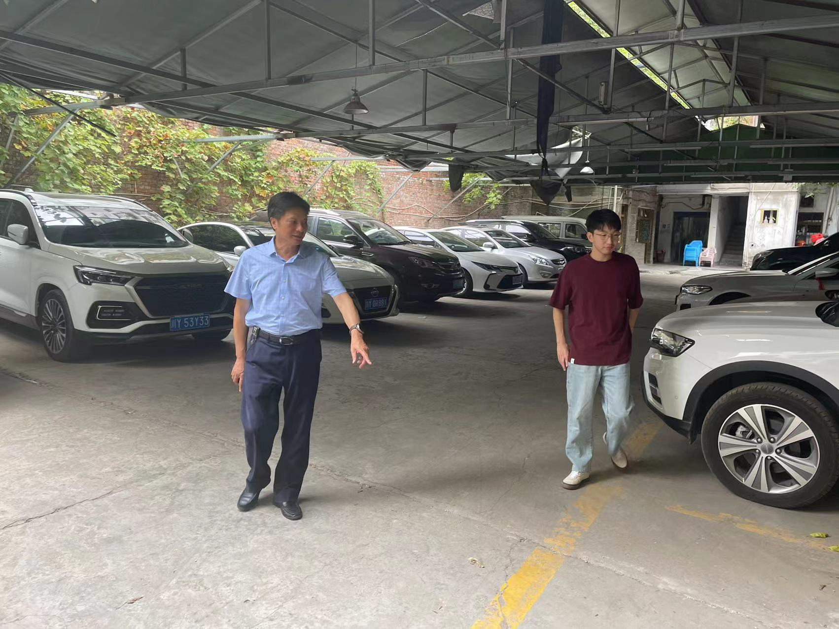 集團(tuán)黨委書記、董事長(zhǎng)許大政深入 “包保”社區(qū)開(kāi)展創(chuàng)文督導(dǎo)工作