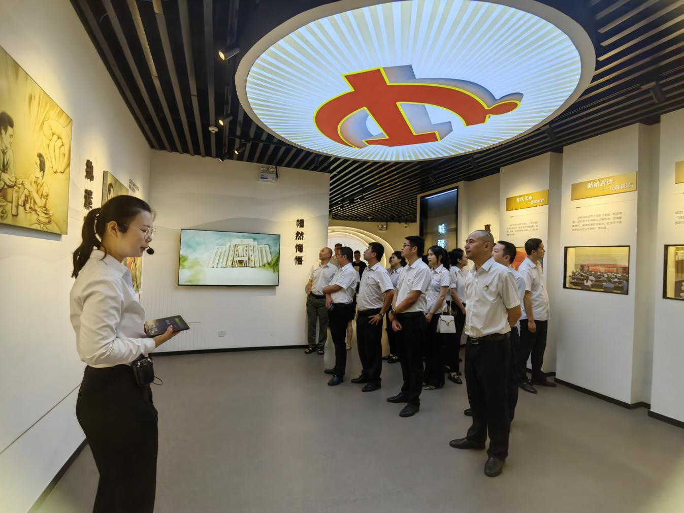 市秦巴農(nóng)擔(dān)公司開(kāi)展“學(xué)習(xí)黨規(guī)黨紀(jì)、筑牢廉潔底線”黨紀(jì)學(xué)習(xí)主題黨日活動(dòng)